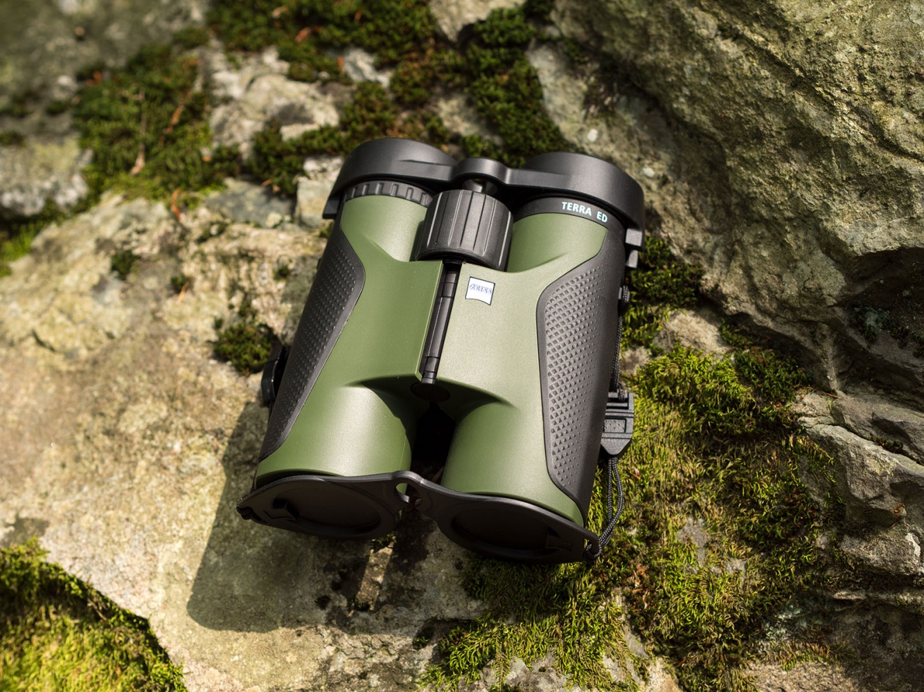 Бінокль Zeiss Terra ED 10x42 Black-Green Фото 2