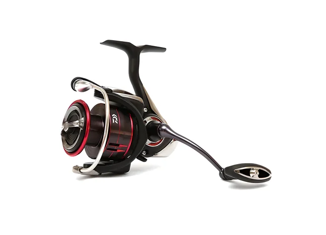 Котушка Daiwa 17 Fuego LT 3000 D-C Фото 1